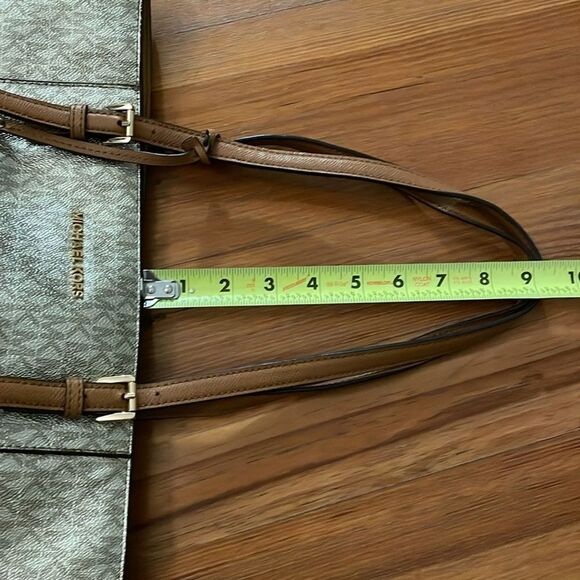 Michael Kors Metallic Gold Signature Monogram Jet Set Travel Tote Bag - Picture 12 of 15